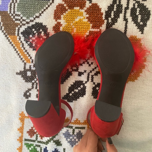 Windsor Red Heels - Picture 2 of 4